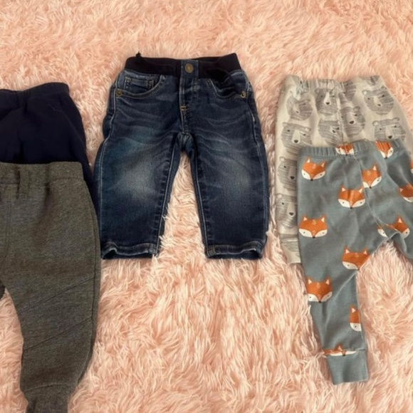 Baby Clothes & Sleepers - Picture 2 of 9